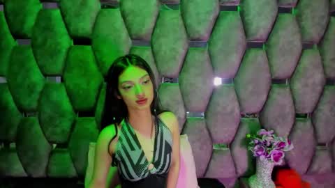 Snapshot of aurora18palmer chatting on 12.03.25 aurora online show from 12.03.25