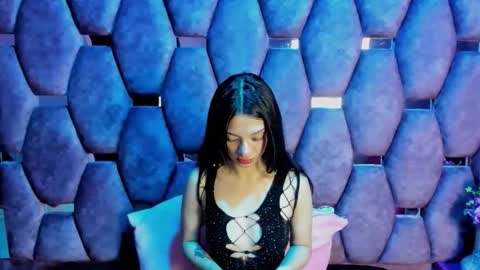 Snapshot of aurora18palmer chatting on 12.04.25 aurora online show from 12.04.25