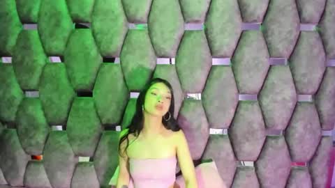 Snapshot of aurora18palmer chatting on 12.15.25 aurora online show from 12.15.25