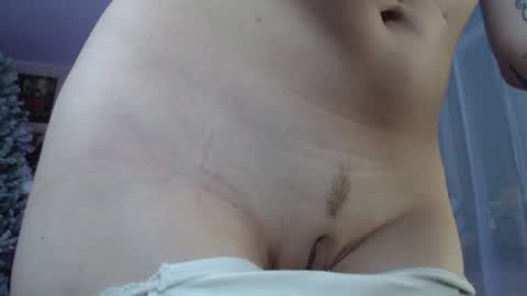 Snapshot of aurora__cute chatting on 12.17.24 Auroraa Cute online show from 12.17.24