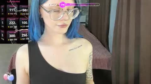 Snapshot of aurora__cute chatting on 11.20.25 Auroraa Cute online show from 11.20.25