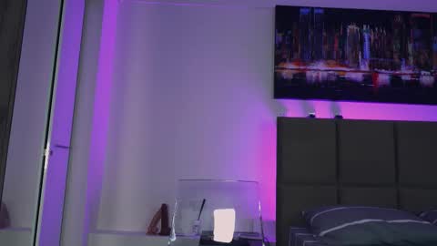 Snapshot of aurora_cherry chatting on 10.16.25 Aurora online show from 10.16.25