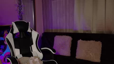 aurora_collins08 online show from 11.19.25