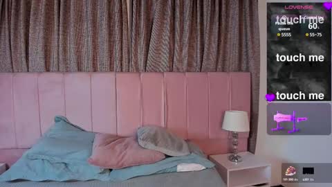 Snapshot of aurora_divine chatting on 02.28.25 aurora_divine online show from 02.28.25