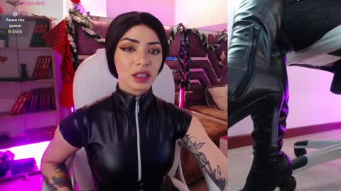Snapshot of aurora_thomas chatting on 12.18.24 Aurora online show from 12.18.24