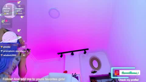 Snapshot of aurora_thomas chatting on 01.25.25 Aurora online show from 01.25.25