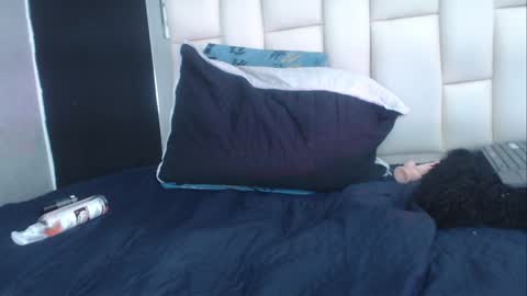 Snapshot of auroraa_miller chatting on 12.21.24 auroraa_miller online show from 12.21.24