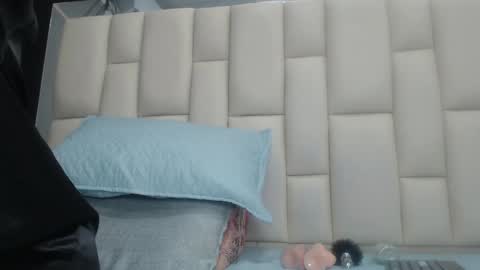 Snapshot of auroraa_miller chatting on 12.30.24 auroraa_miller online show from 12.30.24