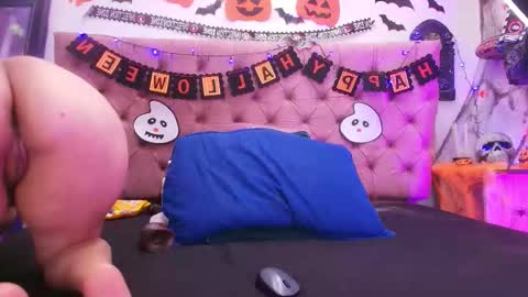 Snapshot of auroraa_miller chatting on 10.25.25 auroraa_miller online show from 10.25.25