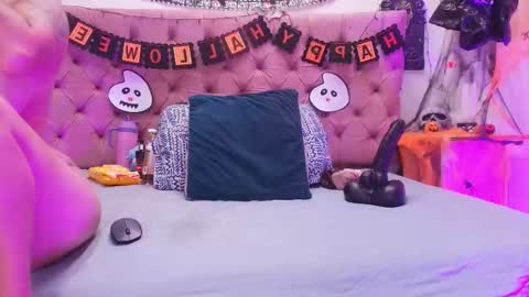 Snapshot of auroraa_miller chatting on 10.26.25 auroraa_miller online show from 10.26.25