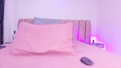 Snapshot of auroraa_miller chatting on 11.29.25 auroraa_miller online show from 11.29.25