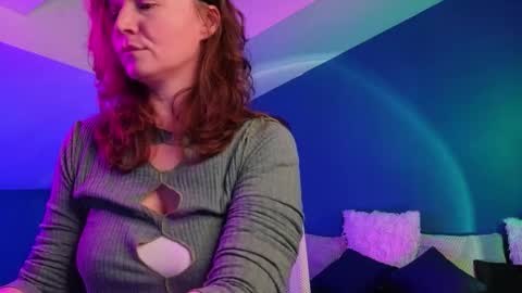 Snapshot of auroraborealis__ chatting on 12.18.25 auroraborealis__ online show from 12.18.25