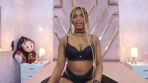 Snapshot of aurorabrow chatting on 10.13.25 Ariana online show from 10.13.25