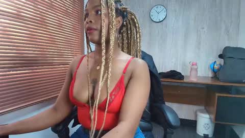 Snapshot of aurorabrow chatting on 10.20.25 Ariana online show from 10.20.25