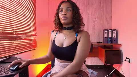 Snapshot of aurorabrow chatting on 02.28.26 Ariana online show from 02.28.26