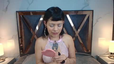 Snapshot of auroradiaz_ chatting on 05.14.26 Aurora Diaz online show from 05.14.26