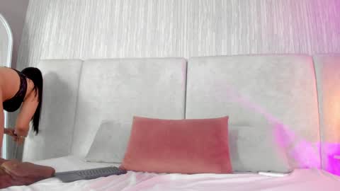 Snapshot of auroradurand chatting on 12.29.24 ... ... online show from 12.29.24