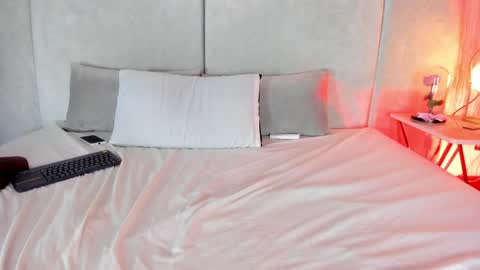 Snapshot of auroradurand chatting on 02.07.25 ... ... online show from 02.07.25