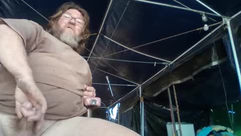 Snapshot of aussie166884 chatting on 10.12.25 aussie166884 online show from 10.12.25