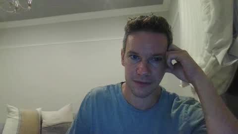 Snapshot of aussiesurfer0000 chatting on 02.04.25 aussiesurfer0000 online show from 02.04.25