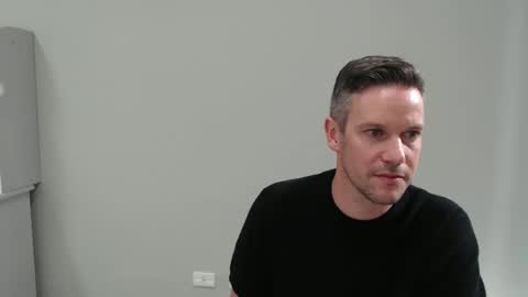 Snapshot of aussiesurfer0000 chatting on 12.16.25 aussiesurfer0000 online show from 12.16.25