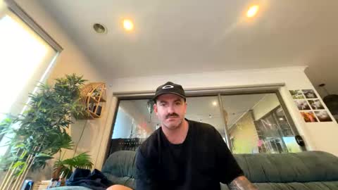 Snapshot of austintoner85 chatting on 04.25.26 austintoner85 online show from 04.25.26