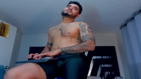 AustinTorres  online show from 01.11.25