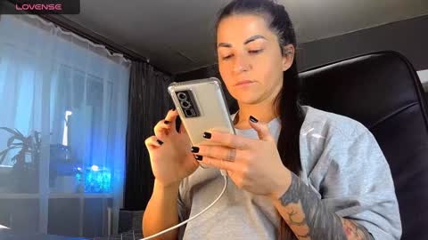 Snapshot of ava__doll chatting on 01.28.25 Ava online show from 01.28.25