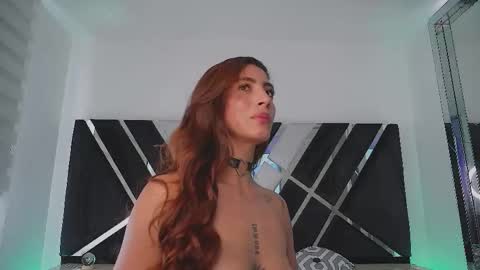 Snapshot of ava_fontana2 chatting on 09.09.25 Ava Fontana online show from 09.09.25