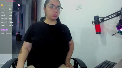 Snapshot of ava_muse chatting on 10.28.25 ava muse online show from 10.28.25