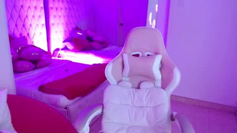 Snapshot of ava_williams_ chatting on 02.12.26 AVA online show from 02.12.26