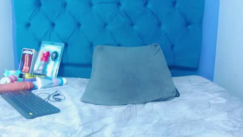 avalericherrycm101 online show from 10.01.25