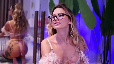 Snapshot of avamaddisson chatting on 10.24.25 Ava online show from 10.24.25