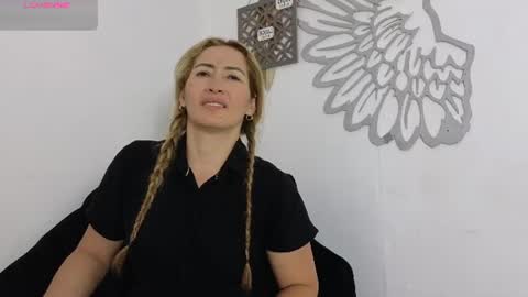 Snapshot of avaqeen chatting on 07.06.26 Ava online show from 07.06.26