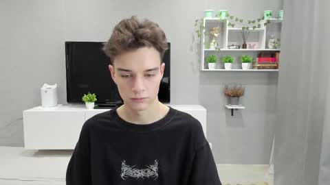 Snapshot of avegothy chatting on 02.14.25 gothy 3 online show from 02.14.25