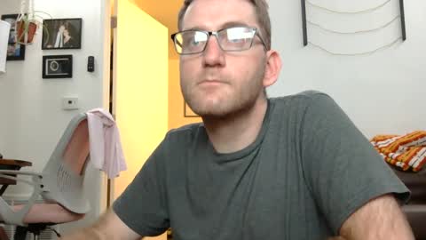 Snapshot of averagepenisalex chatting on 09.24.25 averagepenisalex online show from 09.24.25