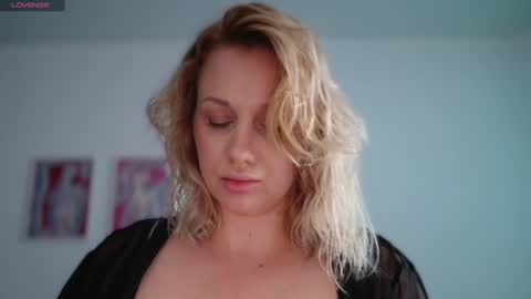 Snapshot of avery_wilson chatting on 06.29.26 Avery online show from 06.29.26
