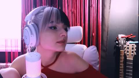 Avriel online show from 12.20.25