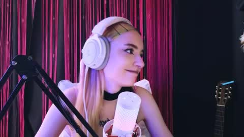 Snapshot of avi_nile chatting on 05.07.26 Avriel online show from 05.07.26
