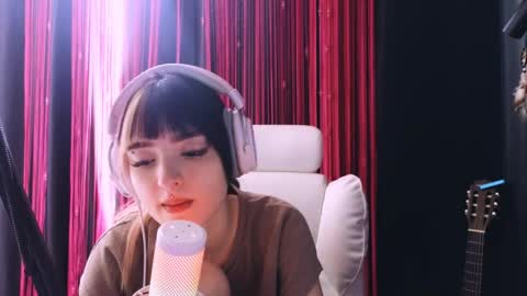 Snapshot of avi_nile chatting on 05.20.26 Avriel online show from 05.20.26