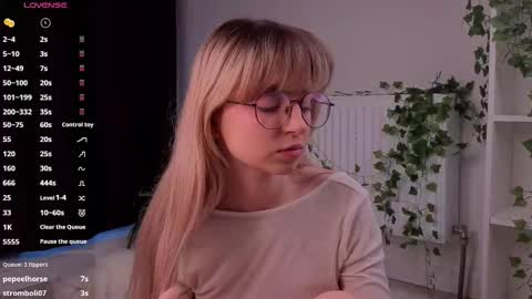 Snapshot of aviaveavi chatting on 03.30.26 aviaveavi online show from 03.30.26