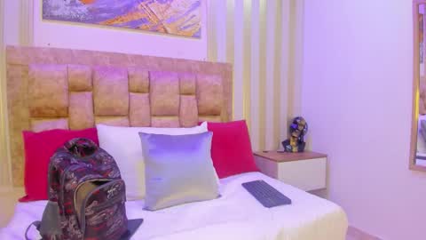 AVIS  online show from 10.19.25