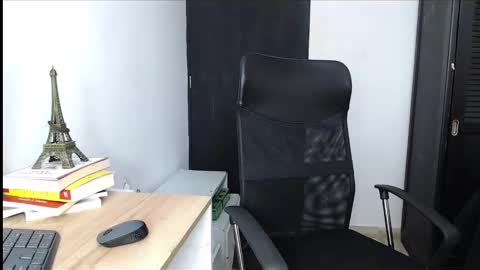 AVIS  online show from 10.31.25