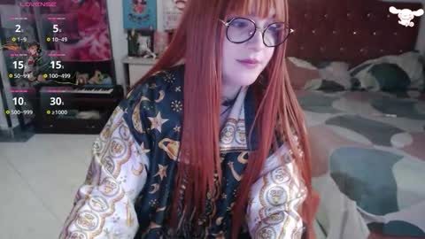 Snapshot of avril2809 chatting on 10.22.25 Abril online show from 10.22.25