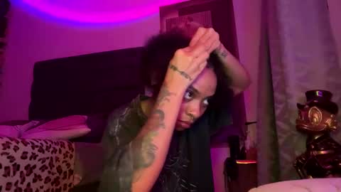 Avril online show from 03.13.26