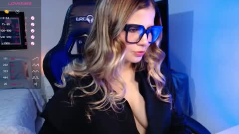 Snapshot of avrill_morgan chatting on 02.07.26 Avrill Morgan online show from 02.07.26