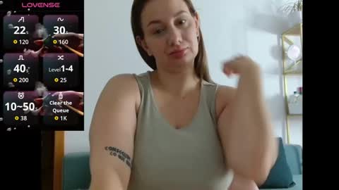 Snapshot of avrora__love chatting on 09.14.25 Avrora online show from 09.14.25