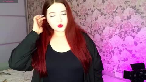 Snapshot of avroramichel chatting on 12.15.25 Margo online show from 12.15.25