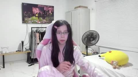 Snapshot of awa_katy chatting on 02.06.25 katy online show from 02.06.25