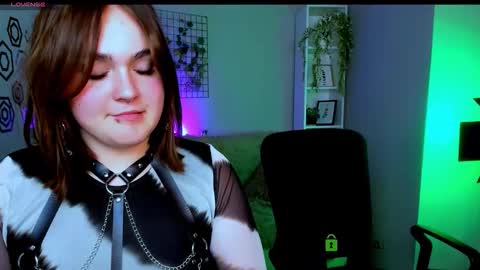 Snapshot of awesomemonica chatting on 10.12.25 monica online show from 10.12.25